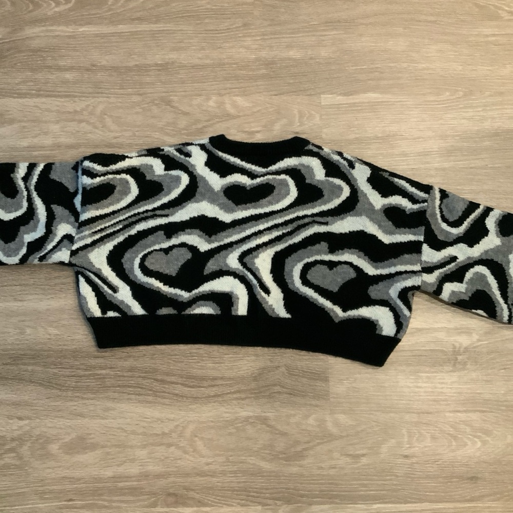 Sweater - Picture 4 of 4